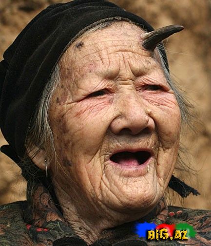 101 yaşlı buynuzlu qadın – Foto