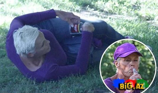 Məşhur aktrisa parkda bomuj həyatı sürür -Fotolar