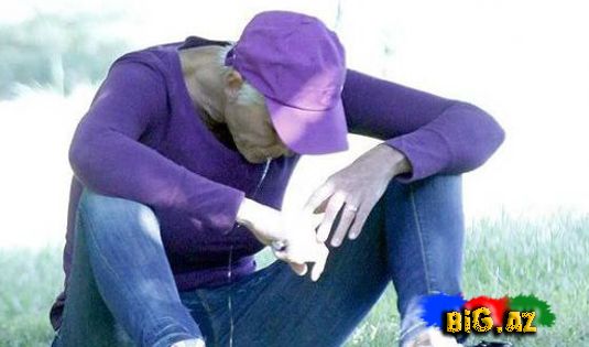 Məşhur aktrisa parkda bomuj həyatı sürür -Fotolar