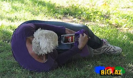 Məşhur aktrisa parkda bomuj həyatı sürür -Fotolar