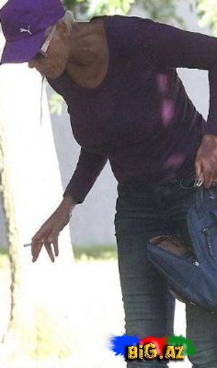 Məşhur aktrisa parkda bomuj həyatı sürür -Fotolar