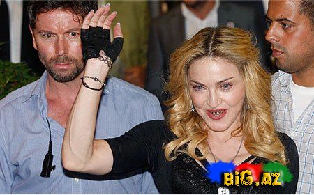 Dünya indi də Madonnanın brilliant dişlərindən danışır - Fotolar