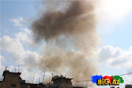 Bakıda sərnişin avtobusu yandı: 2 nəfər alov içində qalıb (FOTO)