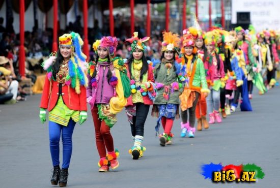 İndoneziyada moda karnavalı - FOTO