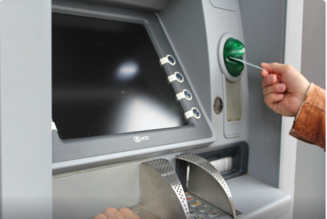 Əməkhaqqı və təqaüdləri digər banklara köçürmək mümkün olacaq