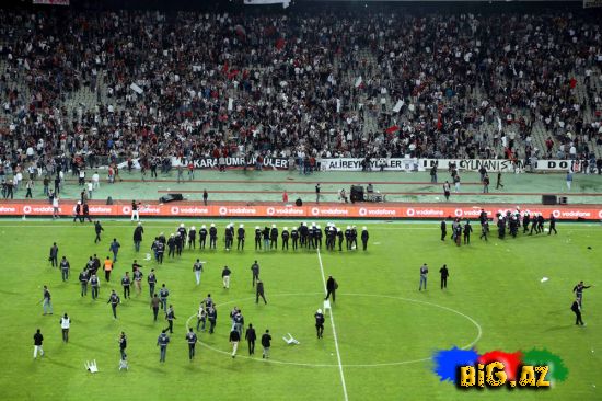 Beşiktaş Qalatasaray derbisində dava düşdü - FOTO