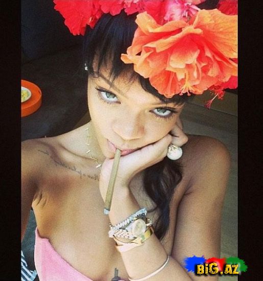 Tayland kişiləri Rihannaya heyran oldu - FOTO