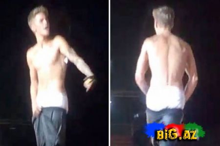 Justin Bieberin səhnədə şalvarı düşdü FOTO VİDEO
