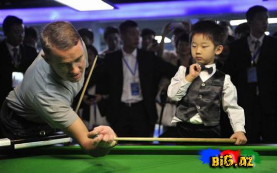 3 yaşlı bilyard "xəstəsi" FOTOLAR