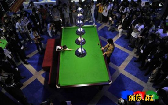 3 yaşlı bilyard "xəstəsi" FOTOLAR