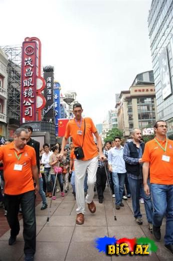 Dünyanın ən uzun adamı Çində (FOTO)