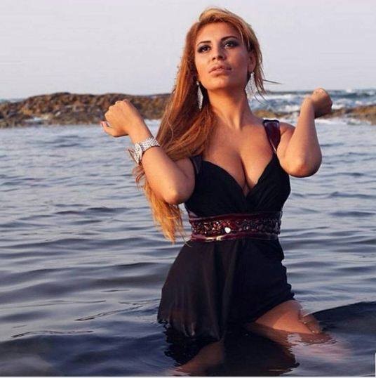 "1 milyona lüt" soyunan Afaq yenidən yarıçılpaq - FOTOLAR