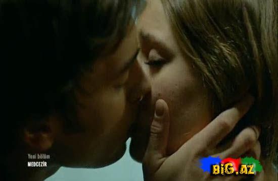 Çağatay Ulusoydan ehtirsalı öpüş - VIDEO