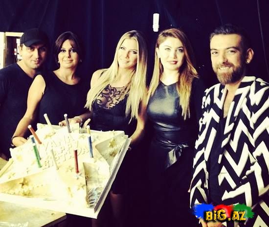 İvanaya tort hədiyyə etdilər Foto