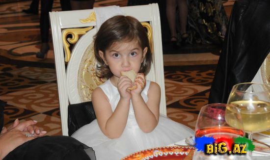 İradə qızının ad gününü təbrik etdi