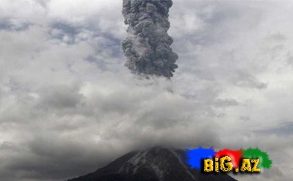İndoneziyada iki vulkan fəaliyyətə keçdi