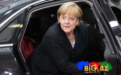 Anqela Merkelin zireyli limuzini qəza törətdi