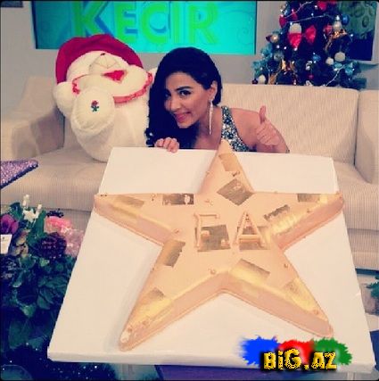 Faiqə canli efirdə ad günü hədiyyəsi