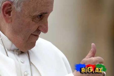 İlin ən yaxşı geyinən kişisi Roma papası seçildi