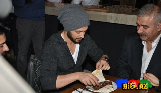 Burak Özçivit "Bali Bey"i açdı - FOTO