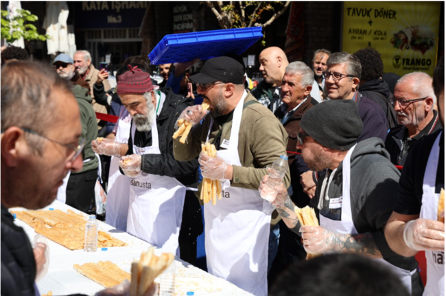 11 kiloqram xəmir yedi 10 qramlıq qızıl qazandı