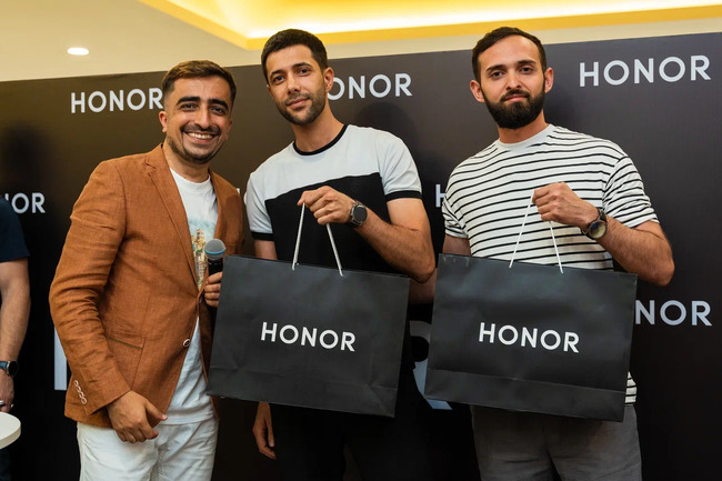 HONOR Azərbaycanda ilk rəsmi brend mağazasını açdı