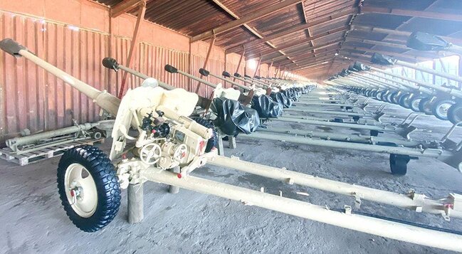 Müdafiə naziri bu bazanın döyüş hazırlığını yoxladı - FOTO