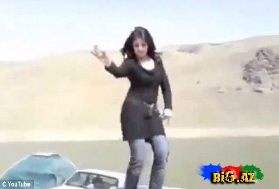 İranlı qadının cəsarətli addımı - VİDEO