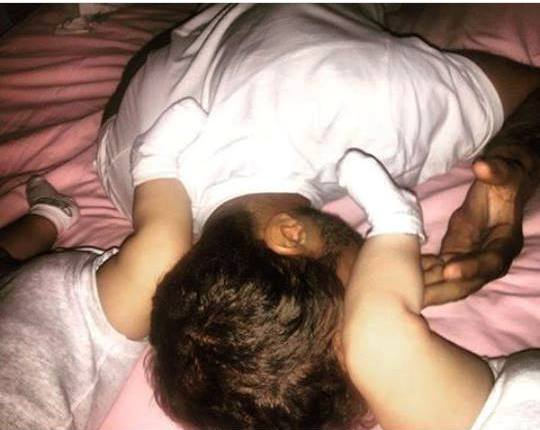 Xoşqədəm Doğuşla fotosunu paylaşdı: "Yataq keyfi..."