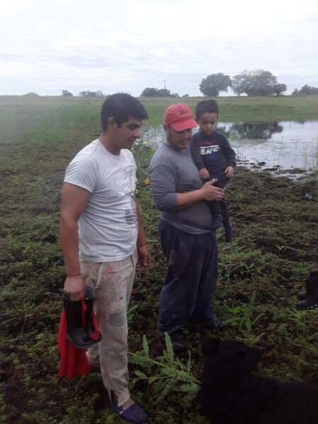 Tarladakı çüxura baxanda DƏHŞƏTƏ GƏLDİLƏR: 3 yaşlı uşaq və naməlum varlıq... - FOTO