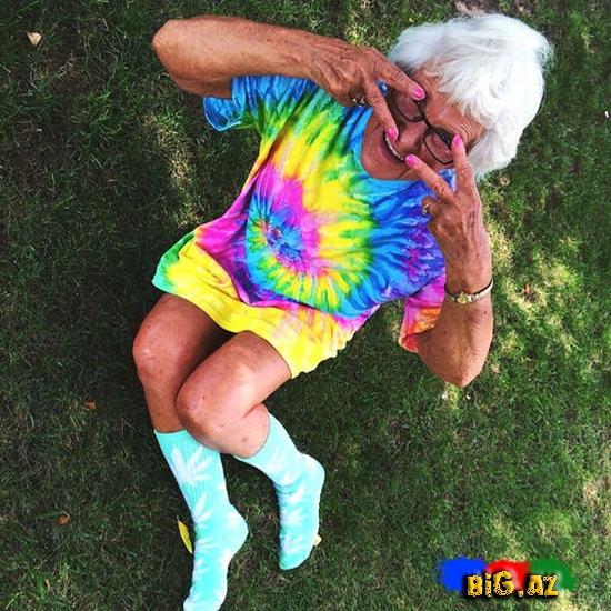 "İnstagram"ı "partladan" nənə - FOTO