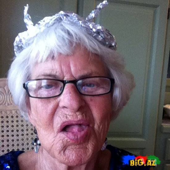 "İnstagram"ı "partladan" nənə - FOTO