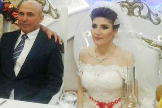 Özündən 30 yaş kiçik xanımla evlənən azərbaycanlı məmur: "Arvadım qız uşağıdır" - FOTO