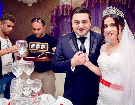 "Nə İnstagramı, nə Facebooku olsun..." - Müşfiq evlənəcəyi qızdan danışdı