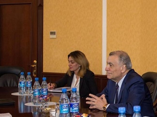 Zəminə Əliyeva: "Natiq müəllim əsl demokrat nazir nümunəsi idi"