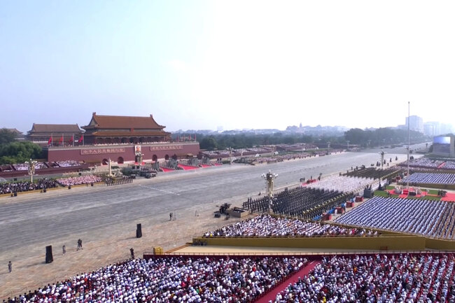 Prezidentlə xanımının paraddan maraqlı - Fotoları