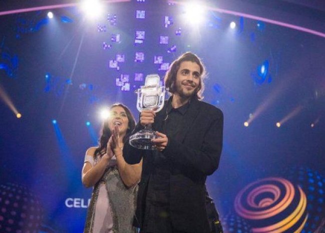 "Eurovision"nun qalibi ÖLÜM AYAĞINDADIR - VİDEO