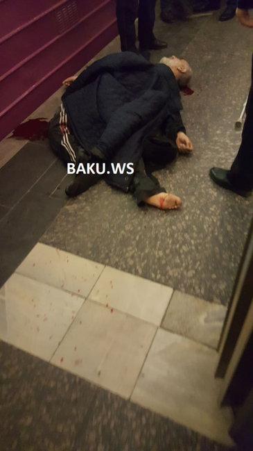Bu gün Bakı metrosunda intihar etmək istəyən kişinin FOTOSU (+18)