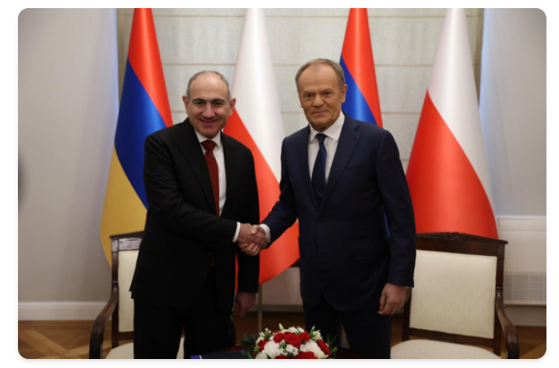 Polşa və Ermənistan baş nazirləri səmimi görüntülərlə gündəmdə