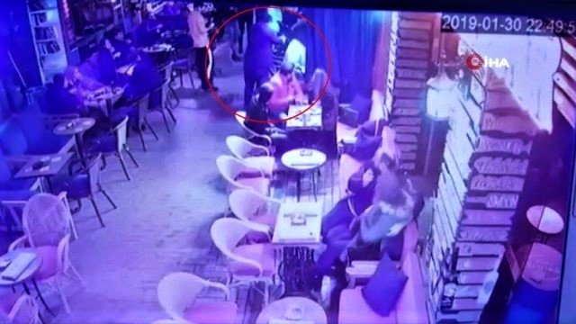 DƏHŞƏT:Restorana girib sevgilisini öldürdü, sonra intihar etdi - Dəhşətli VİDEO