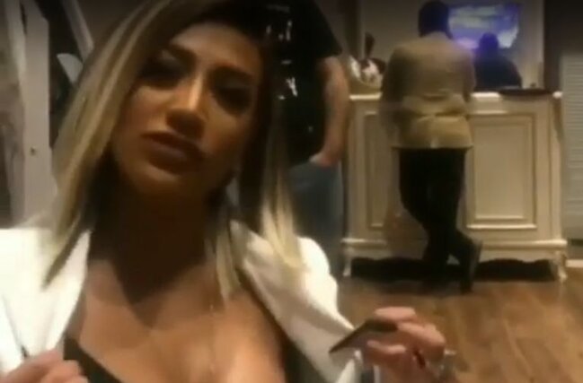 Röya yenə sinəsini açdı - VİDEO