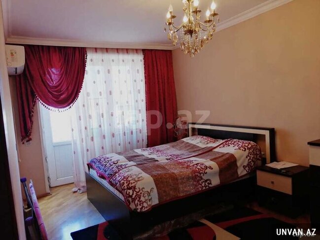 Tbilis prospekti Avropa Otelinin yanında 4 otaqlı mənzil satılır!