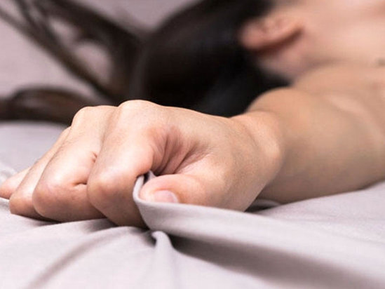 Azərbaycanda biabırçılıq! "Ərimin evə çağırdığı kişilər hər gün məni zorlayırdı" - VİDEO