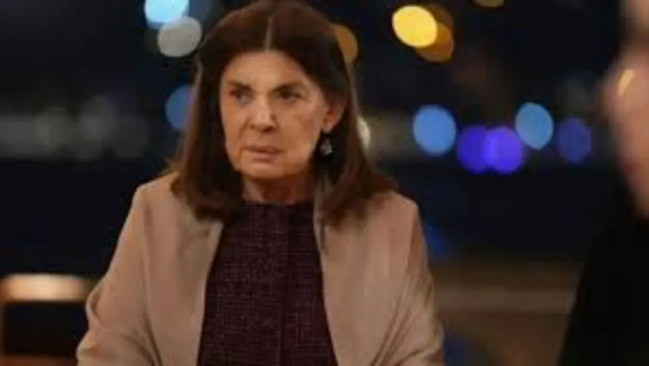 Məşhur aktrisa mükafatlandırıldı