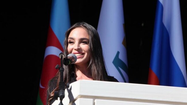 Mehriban Əliyeva qızını TƏBRİK ETDİ