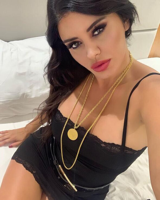 Məşhur müğənniyə əxlaqsız təklif - FOTO