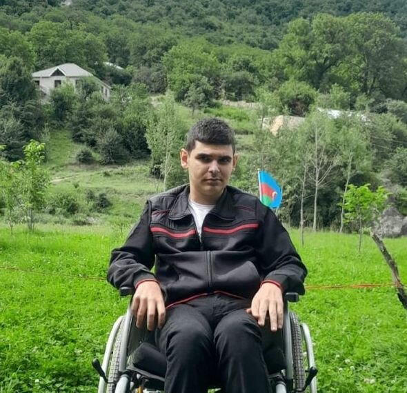 15 yaşlı gəncin dəstəyə ehtiyacı var: Müalicəsi üçün 200 manat lazımdır - FOTO