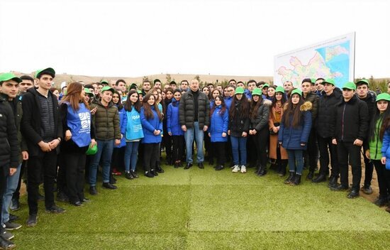 Prezident və xanımının Şamaxıda sakinlərlə SƏMİMİ FOTOLARI