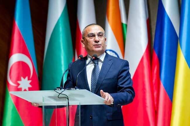 "İcra başçısı rayonun səhifəsində admindir, bütün mesajları özü oxuyur"