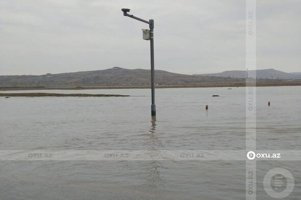Azərbaycanda su basan magistral yolda nəqliyyatın hərəkəti tam bərpa olundu - YENİLƏNİB + FOTO/VİDEO